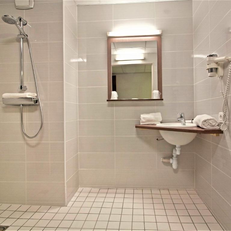 Ekho Hotel Grenoble Nord Saint Egrève - Chambre Double - Accessible aux Personnes à Mobilité Réduite - 3