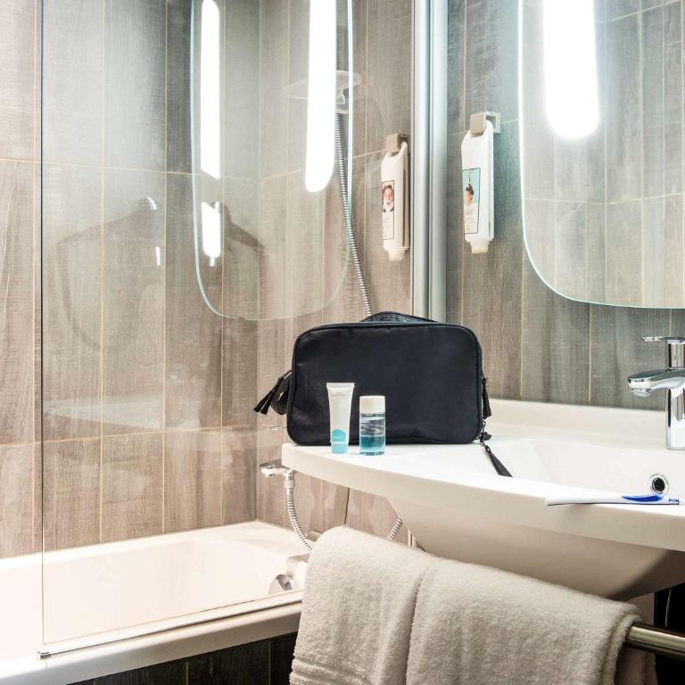 ibis Dijon Gare - Chambre Standard - 3 Lits Simples - 11