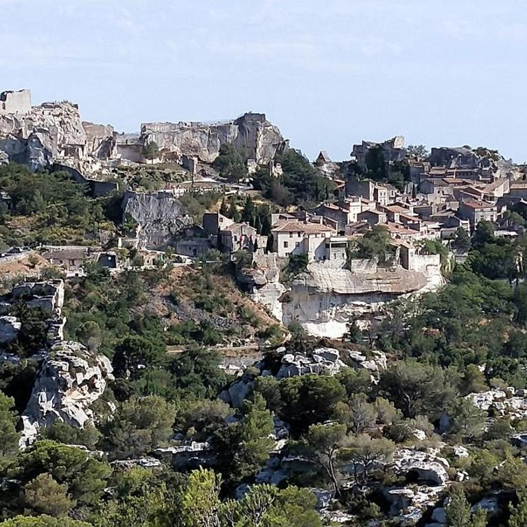 ST REMY DE PROVENCE PROCHE CENTRE VILLE - Parking privé - Appartement 1 Chambre - 17