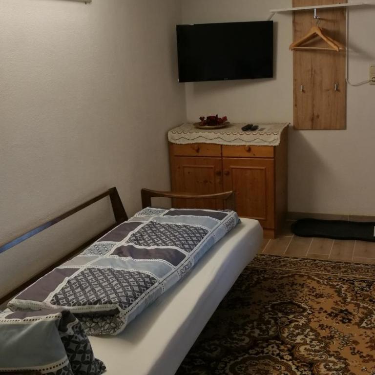 Landhaus Dersch - Chambre Double - Vue sur Jardin - 17