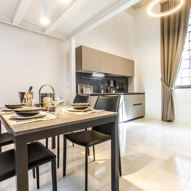 Elegant Fornasa Vecia, canal view with a beautiful garden R&R - Two-Bedroom Apartment - 22