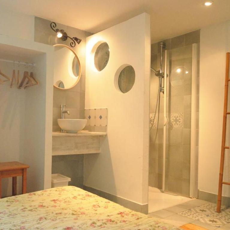Mas Le Pont des Aubes - Apartment with Garden View - 5