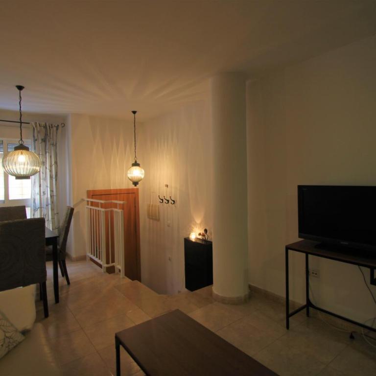 Apartamento Casaturis Playa y Montaña con parking en el centro de Alicante A130 - Two-Bedroom Apartment - 14
