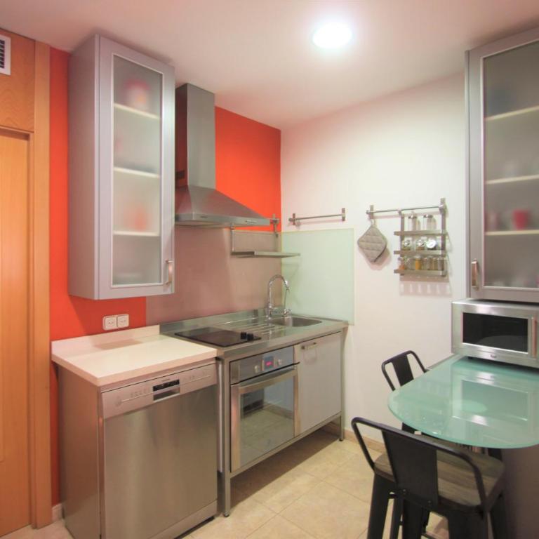 Apartamento Casaturis Playa y Montaña con parking en el centro de Alicante A130 - Two-Bedroom Apartment - 9