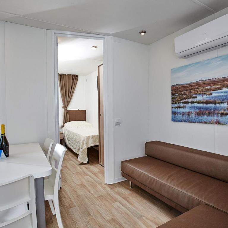 Mediterraneo Camping Village - Chalet Superior con 2 Camere da Letto - 5