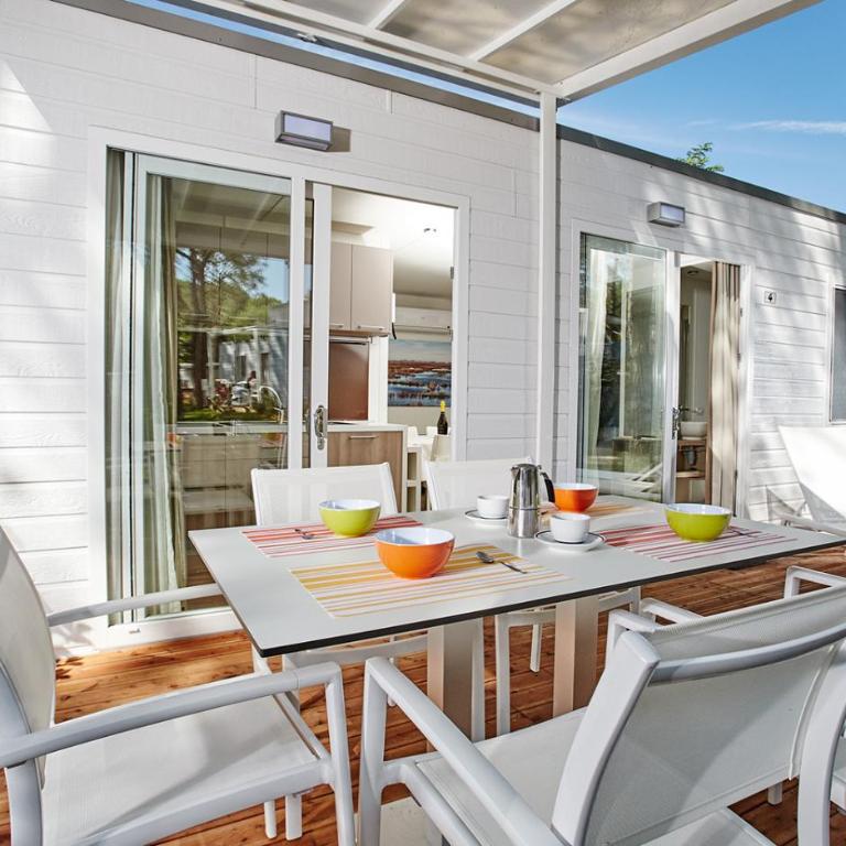 Mediterraneo Camping Village - Chalet Superior con 2 Camere da Letto - 2