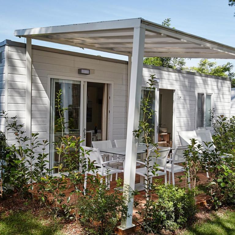 Mediterraneo Camping Village - Chalet Superior con 2 Camere da Letto - 1