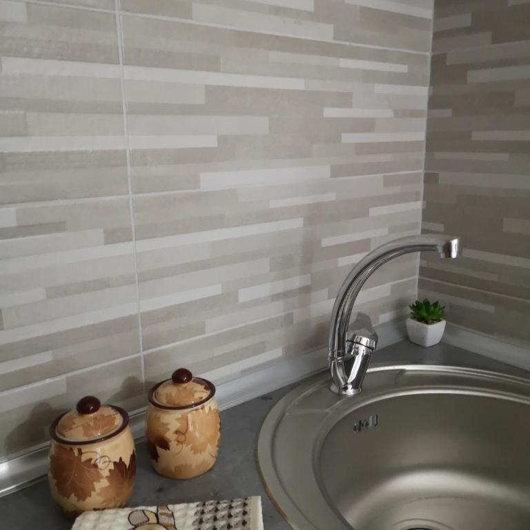 Spasic Apartments Sutomore - Dvokrevetna Soba sa Bračnim Krevetom i Balkonom - 3