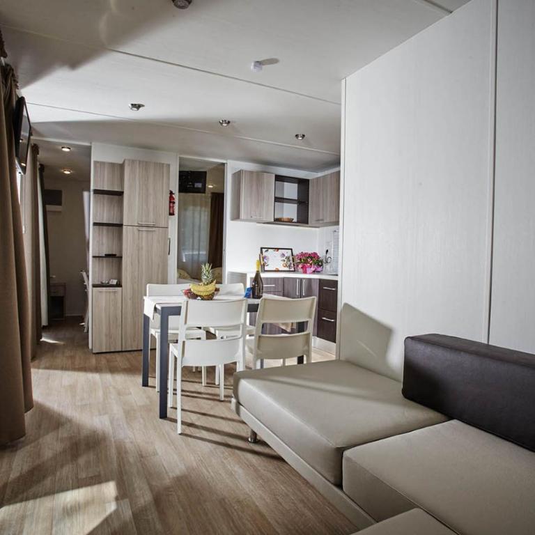 Mediterraneo Camping Village - Chalet Premium con 3 Camere da Letto - 5
