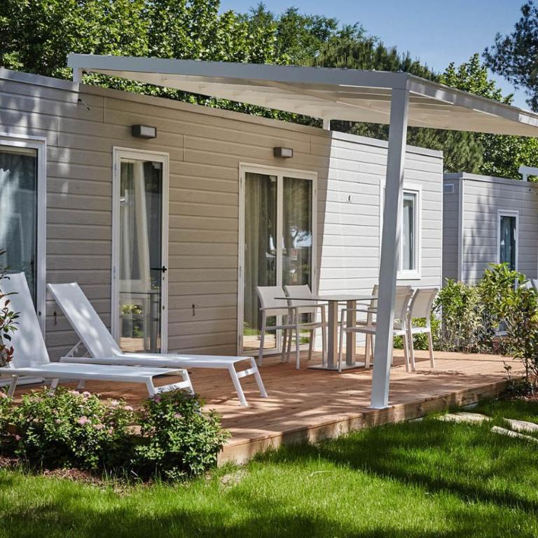 Mediterraneo Camping Village - Chalet Premium con 3 Camere da Letto - 1