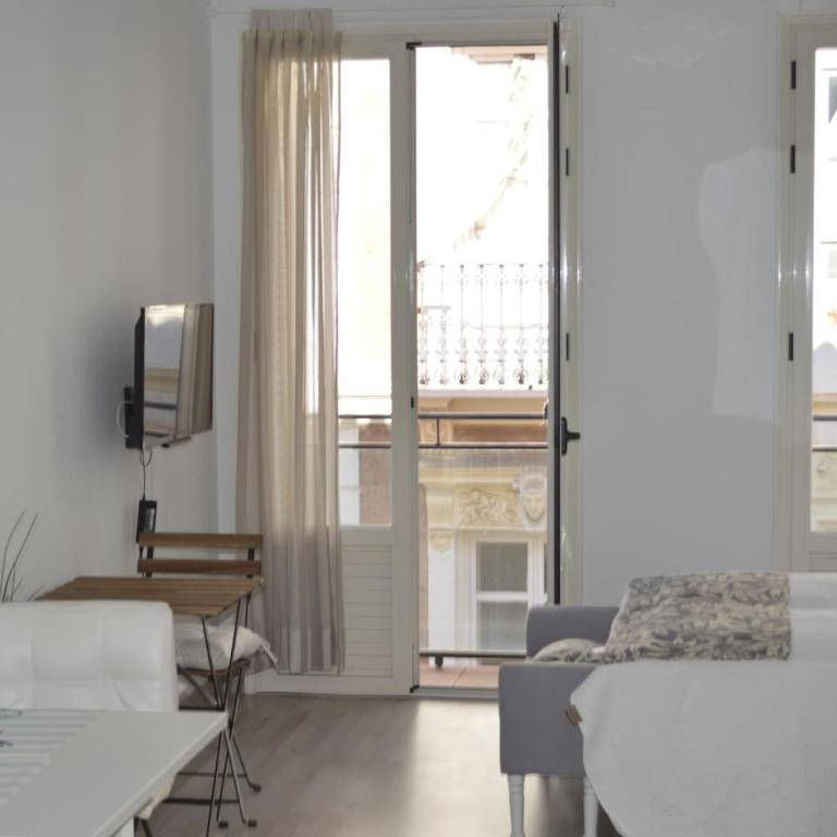 Modern studio flat close to Plaza Merced - Studio Apartment - 5