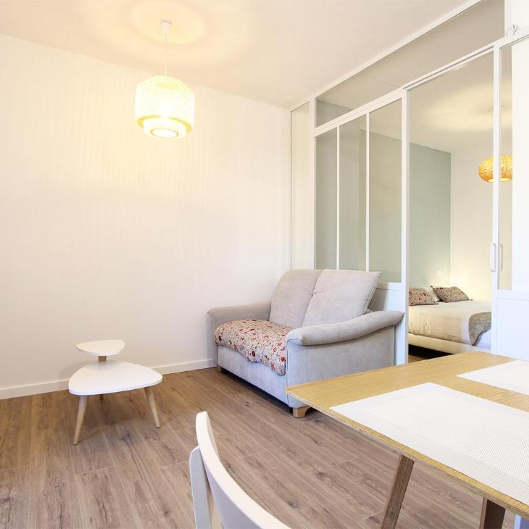 "La place du village" - Appartement - 4