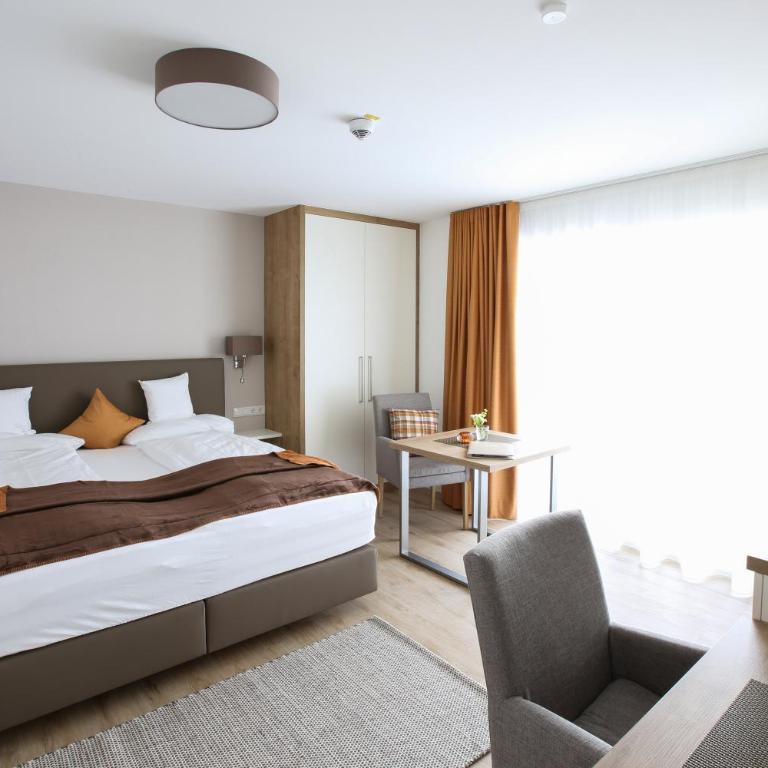Appartementhotel Fidelio - Doppelzimmer mit Balkon - 7