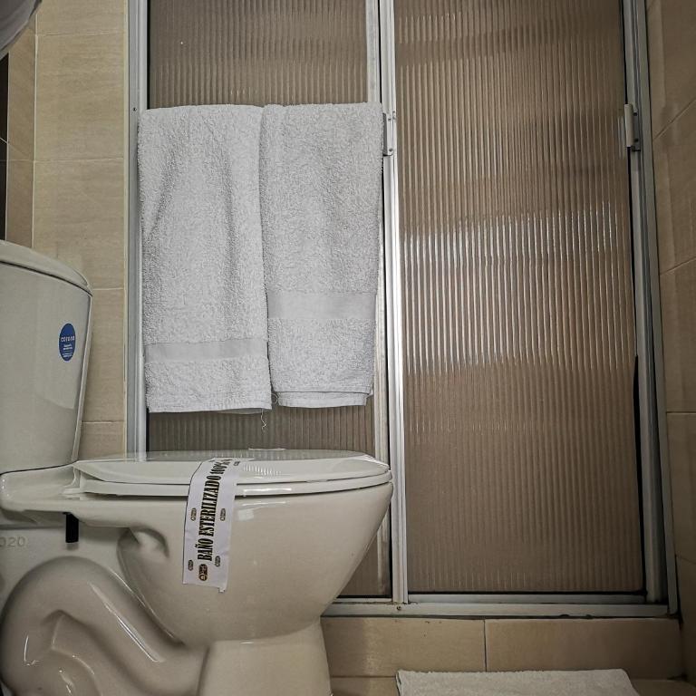 Hotel Royal Suite - Habitación Individual con baño privado - 7