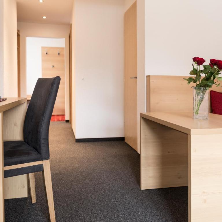 Elisabeth Serfaus inkl der SUPER SOMMER CARD im SOMMER 2026 - Deluxe Dreibettzimmer - 1