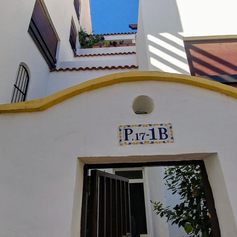 Stylish 2-Bed Duplex Townhouse, Full Kitchen, Access to Three Pools, Minutes from Puerto Banus, by "La Buena Vida Holiday Homes" - Apartamento de 2 dormitorios - 37