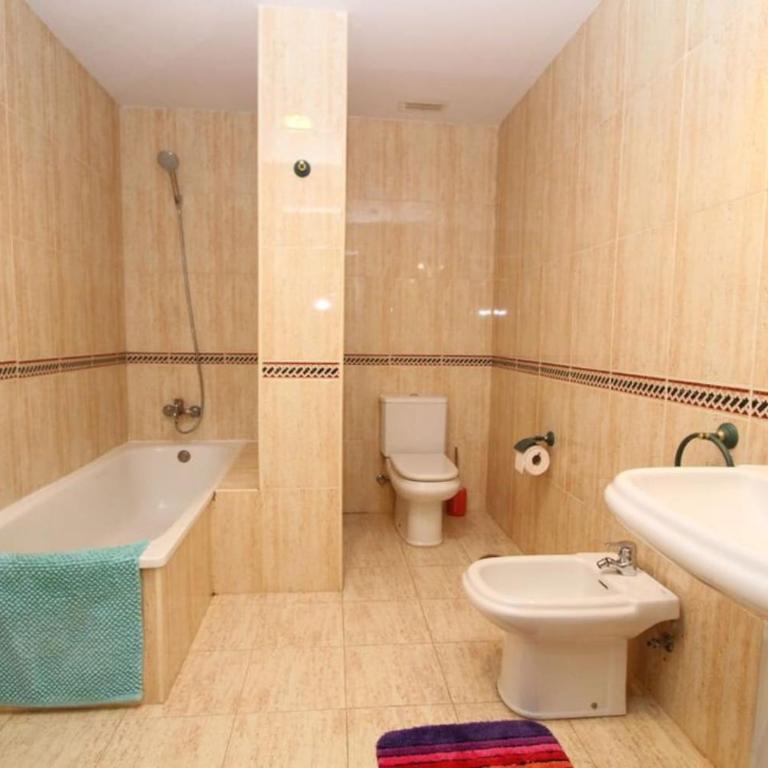Stylish 2-Bed Duplex Townhouse, Full Kitchen, Access to Three Pools, Minutes from Puerto Banus, by "La Buena Vida Holiday Homes" - Apartamento de 2 dormitorios - 33