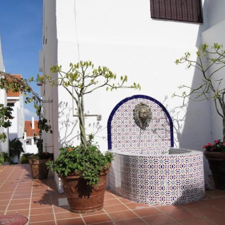 Stylish 2-Bed Duplex Townhouse, Full Kitchen, Access to Three Pools, Minutes from Puerto Banus, by "La Buena Vida Holiday Homes" - Apartamento de 2 dormitorios - 43