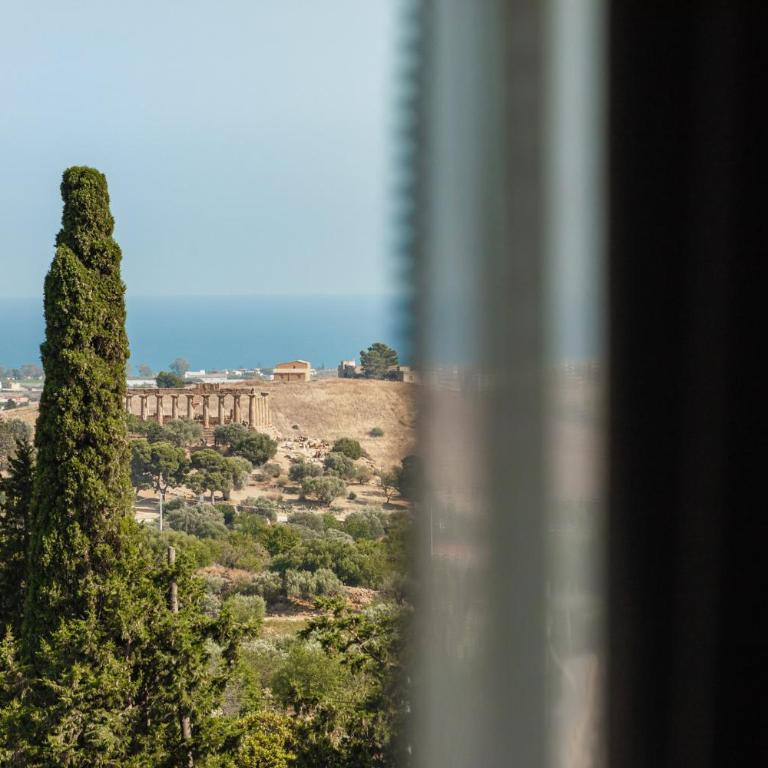B&B Dimora dei Templi - Camera Matrimoniale Deluxe con Balcone e Vista Mare - 1