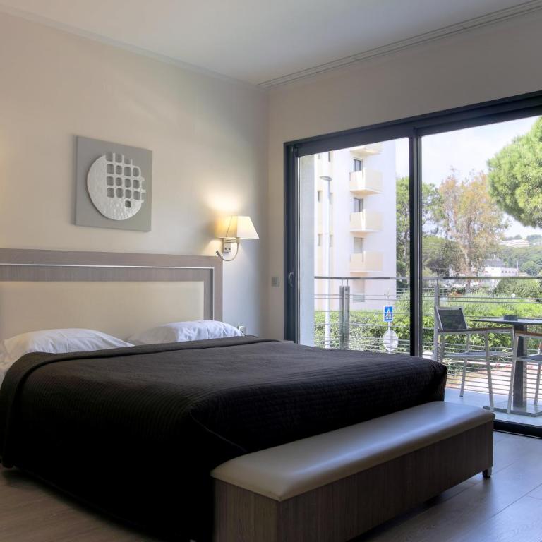 Villa Azur - Chambre Double Supérieure - Vue sur Rue - 4