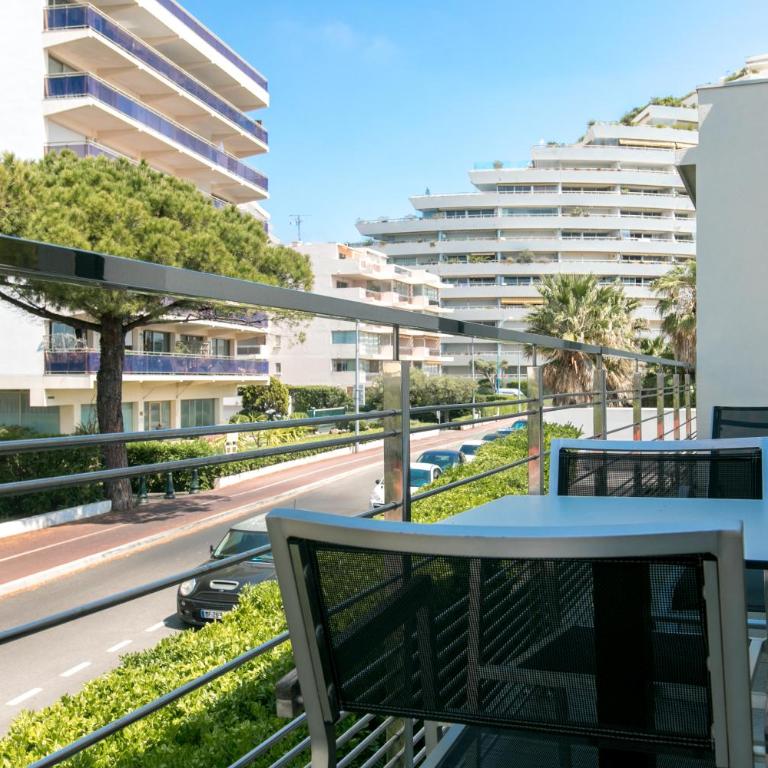 Villa Azur - Chambre Double Supérieure - Vue sur Rue - 3
