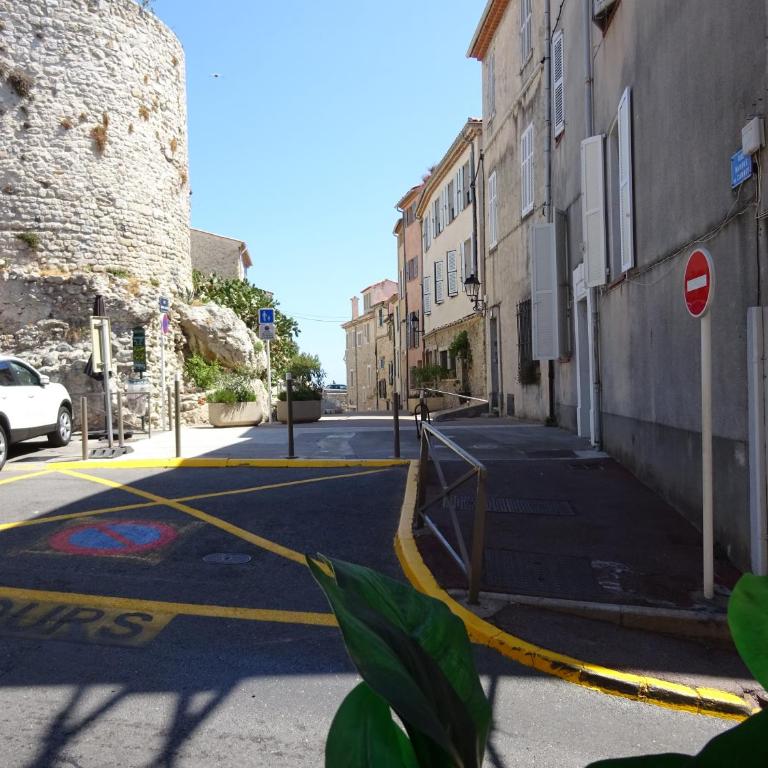 6 rue de la tourraque - Appartement 2 Chambres - 8