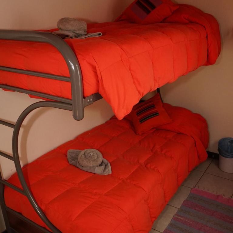 Hostal Mamatierra - Habitación económica con litera y baño compartido - 1