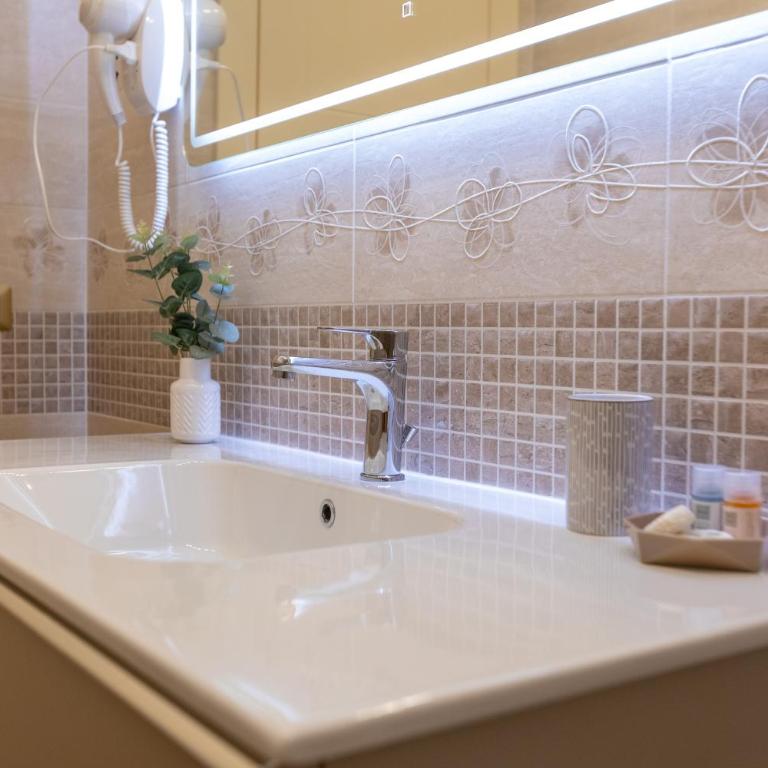Kings Home In Rome - Camera Quadrupla Luxury - 14