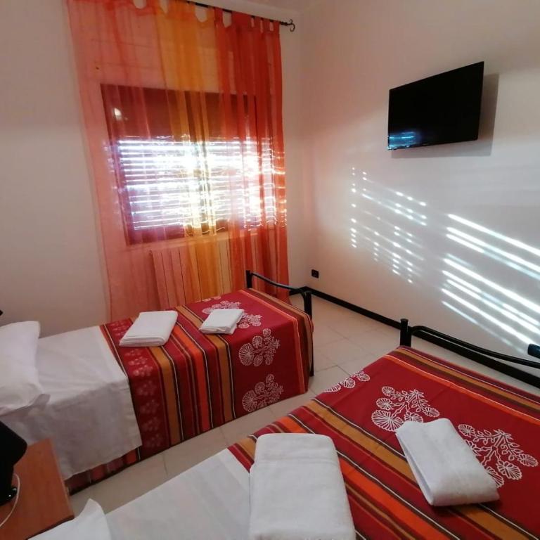 Bed and breakfast lagiocosa - Camera Budget Doppia con Letti Singoli - 2