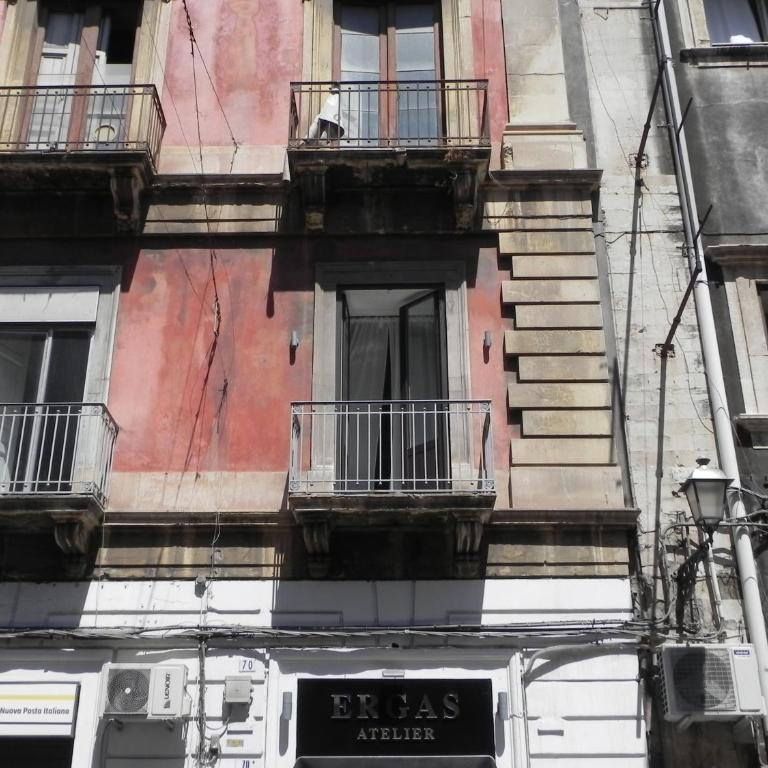 Palazzo del Verga - King Room with Balcony - 22
