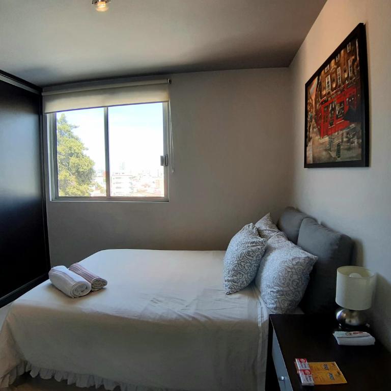 Becerra Apartments - Double Room with Shared Bathroom - 2