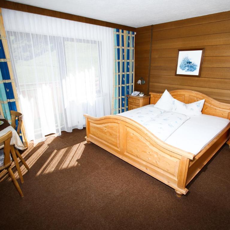 Pension Charly - Doppelzimmer mit Balkon - 17