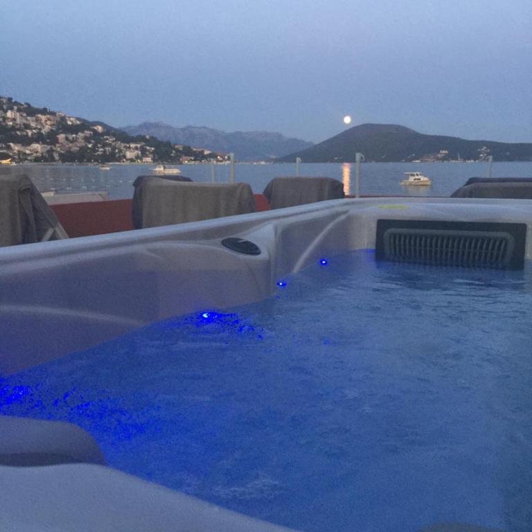 Apartments Adriatico - Apartment with Sea View - 2