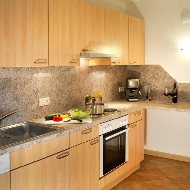 Landhaus Lexner - Three-Bedroom Apartment - 3