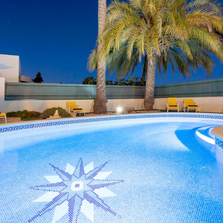 Villa in Playa D´en Bossa sleeps 9 - Villa de 6 dormitorios - 33