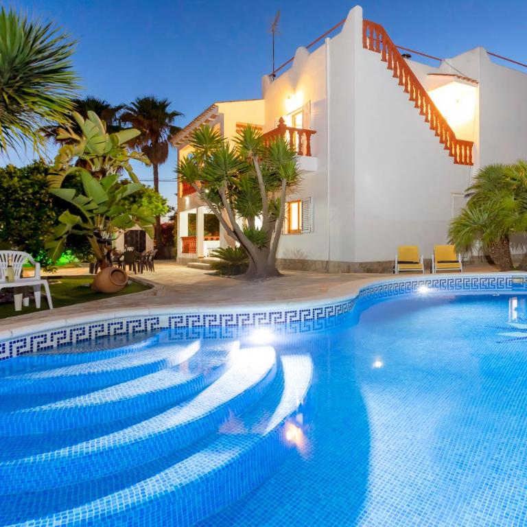 Villa in Playa D´en Bossa sleeps 9 - Villa de 6 dormitorios - 31
