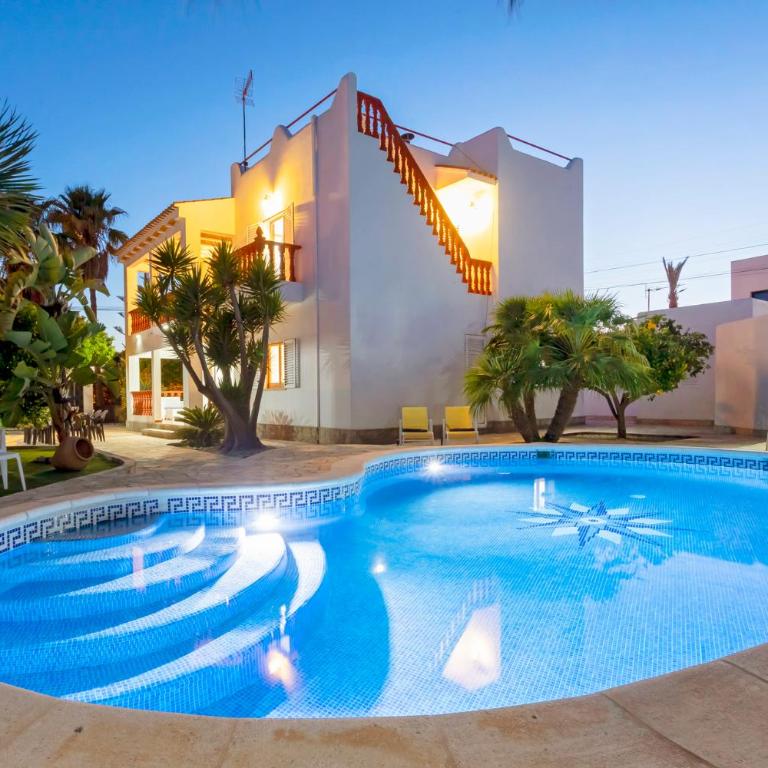 Villa in Playa D´en Bossa sleeps 9 - Villa de 6 dormitorios - 30