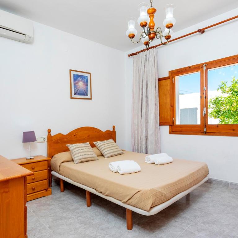 Villa in Playa D´en Bossa sleeps 9 - Villa de 6 dormitorios - 17