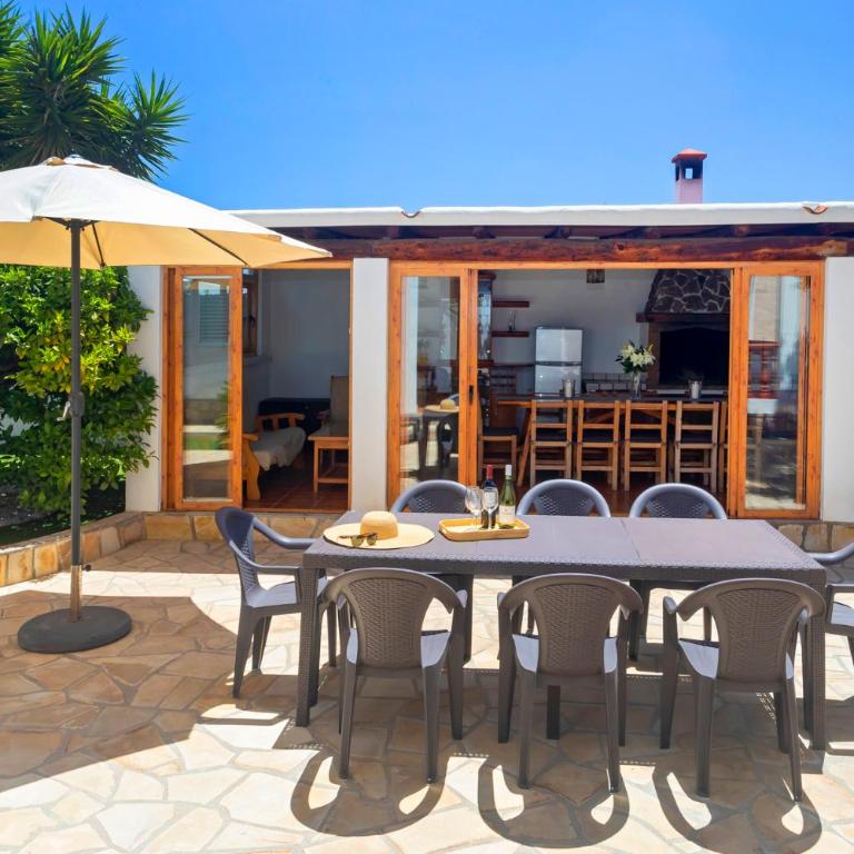 Villa in Playa D´en Bossa sleeps 9 - Villa de 6 dormitorios - 7