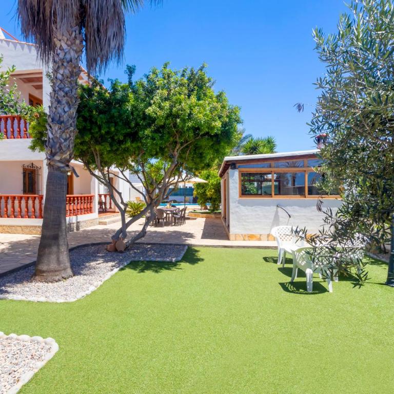 Villa in Playa D´en Bossa sleeps 9 - Villa de 6 dormitorios - 2