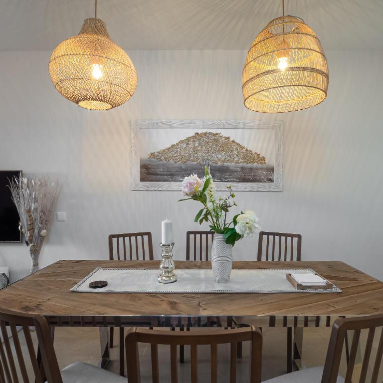 Amazing Two Bedroom Apartment in Los Flamingos, Marbella - Apartamento de 2 dormitorios - 9