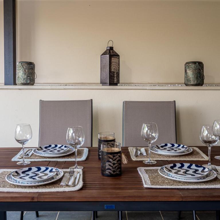 Amazing Two Bedroom Apartment in Los Flamingos, Marbella - Apartamento de 2 dormitorios - 25