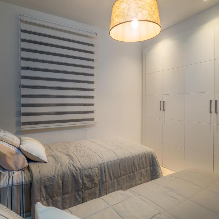 Amazing Two Bedroom Apartment in Los Flamingos, Marbella - Apartamento de 2 dormitorios - 18