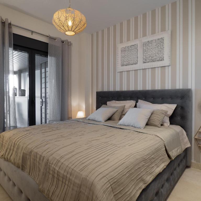 Amazing Two Bedroom Apartment in Los Flamingos, Marbella - Apartamento de 2 dormitorios - 16