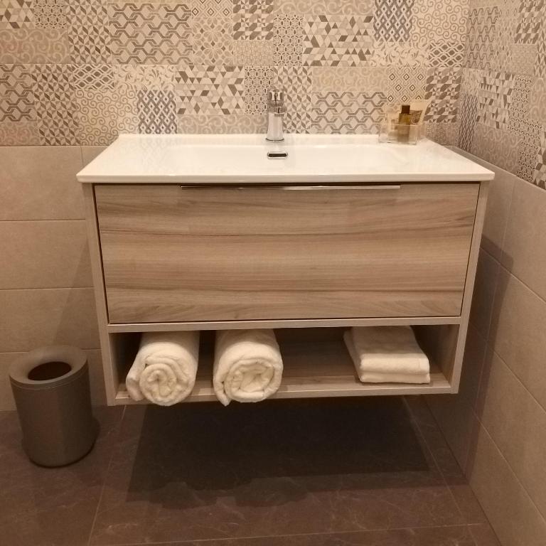 B&B La Rosa Felice - Camera Quadrupla con Bagno Privato - 9