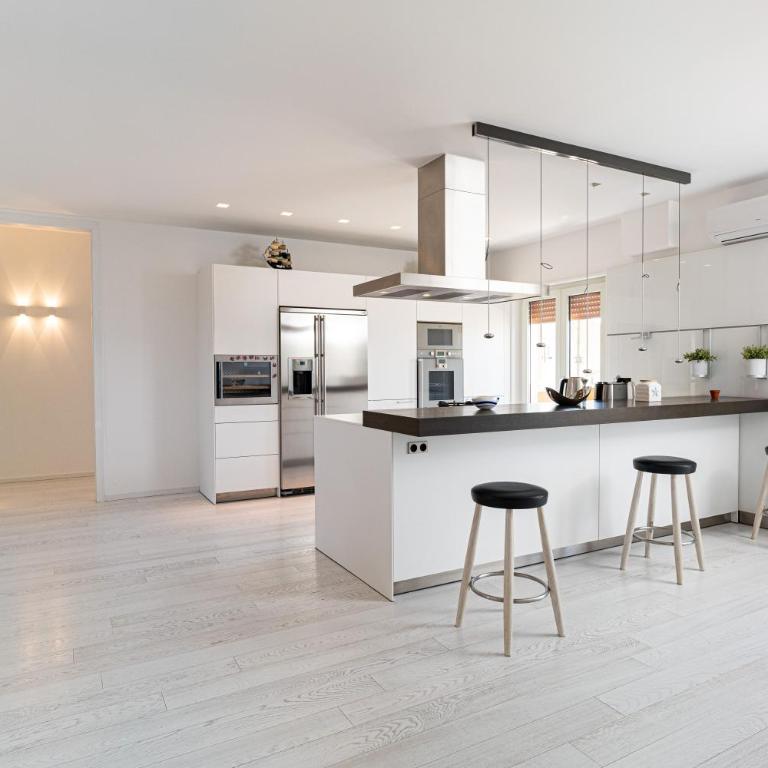 Santa Rosa luxury apartment 2 BEDROOMS 4 People private parking - Appartamento con Vista Mare - 10