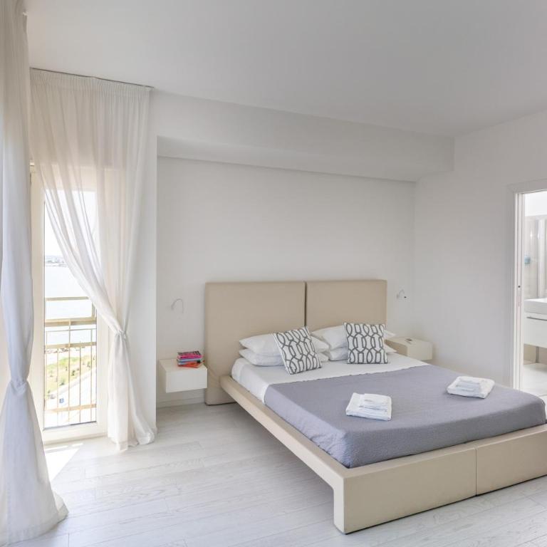 Santa Rosa luxury apartment 2 BEDROOMS 4 People private parking - Appartamento con Vista Mare - 1