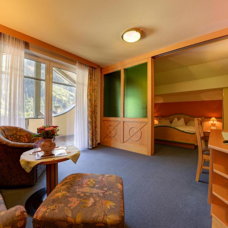 Hotel Flattacher Hof - Familiensuite mit Balkon - 5