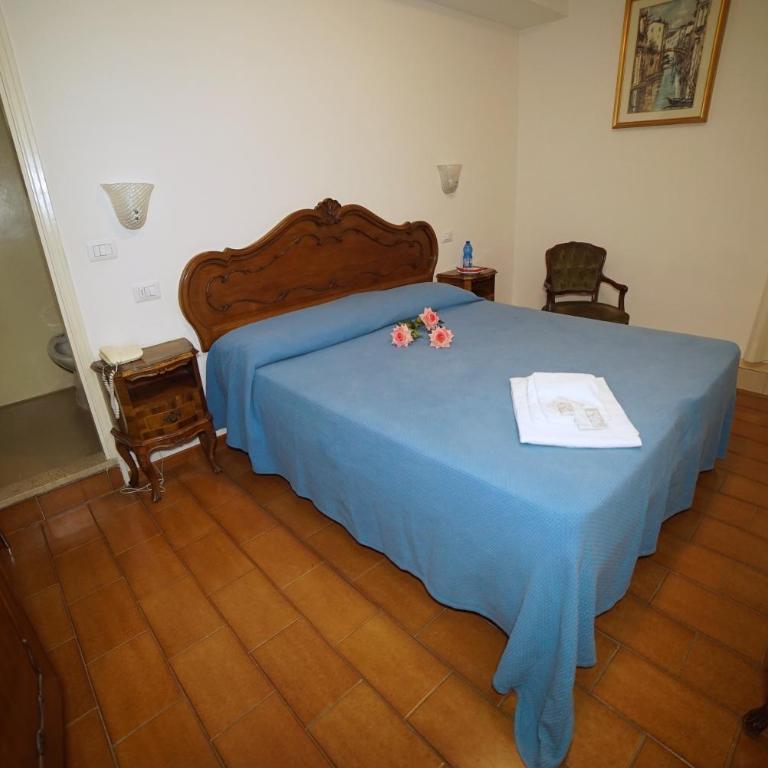 Hotel Canada - Camera Standard Matrimoniale/Doppia con Letti Singoli - 4