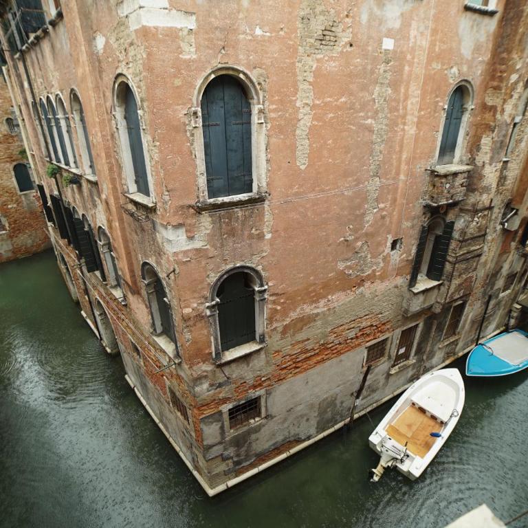 Hotel Canada - Camera Matrimoniale/Doppia con Letti Singoli con Vista Canale - 1